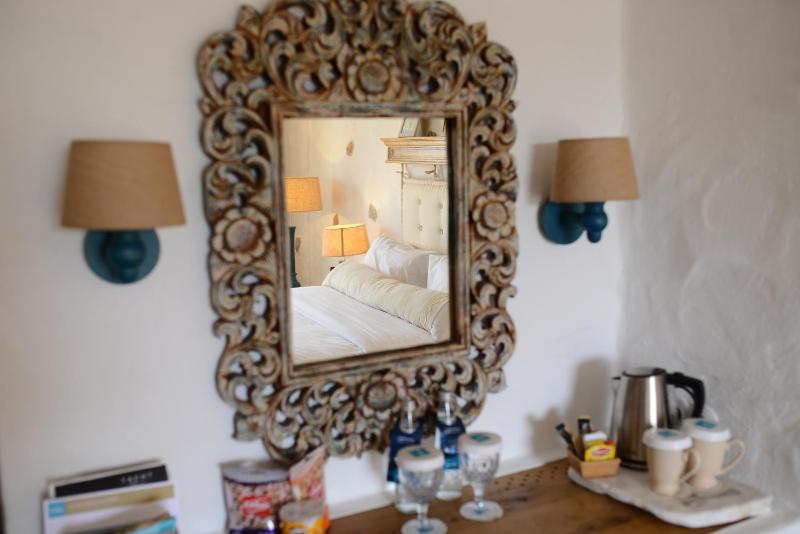 Queen Suite Sea View with Jacuzzi image 4