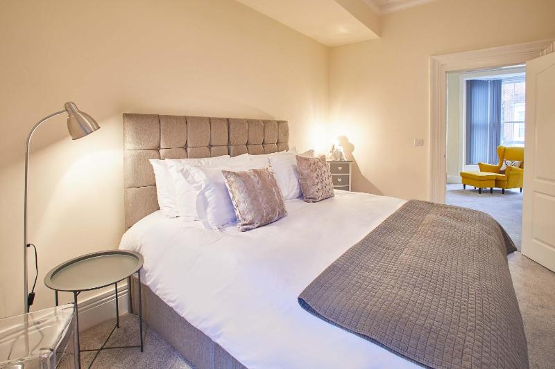 One-Bedroom Apartment image 3