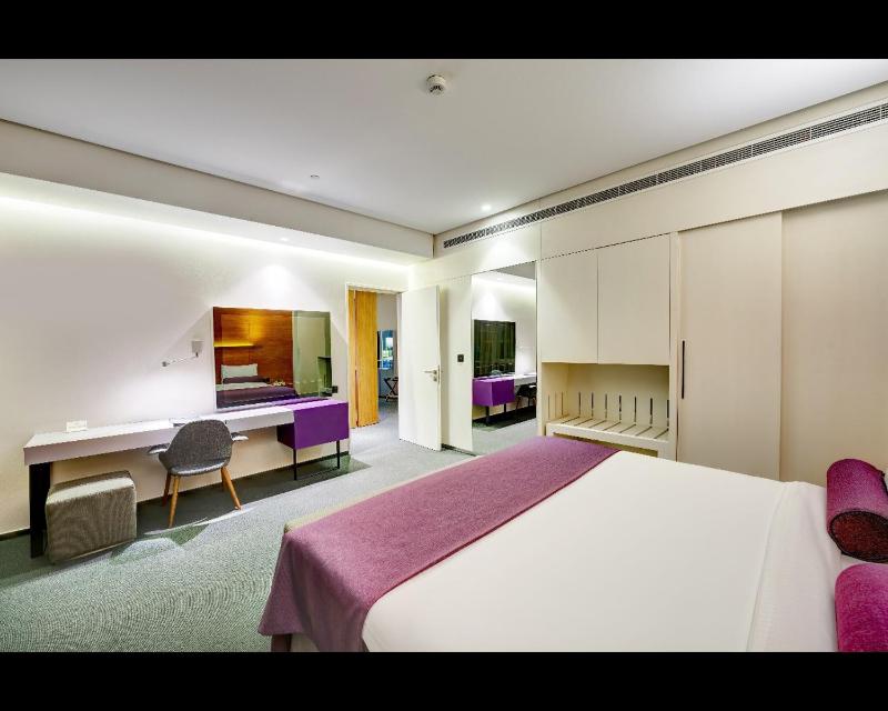 2 Bedroom Family Suite facing Lagoon + 20 % Discount on F&B image 4