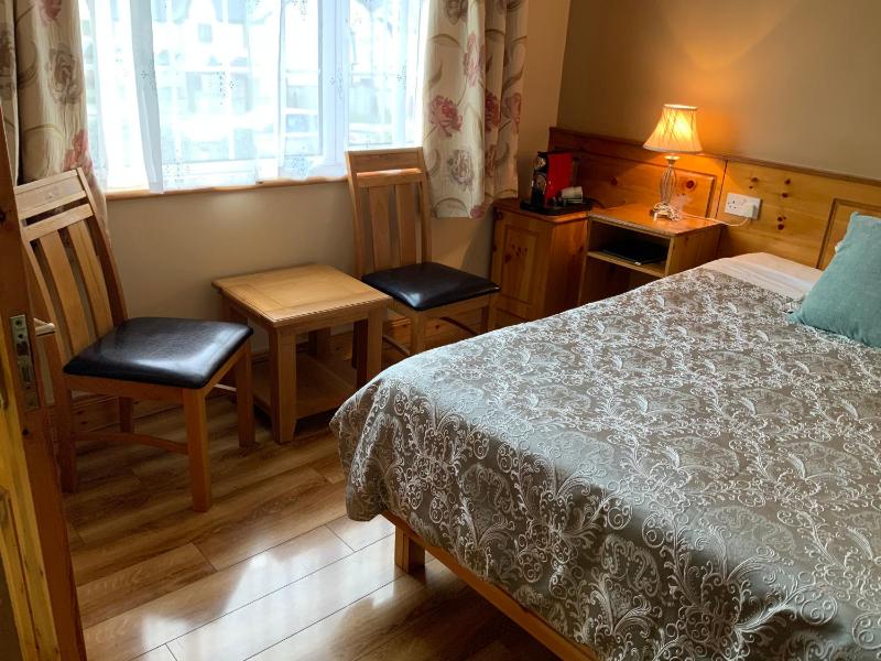 Deluxe Twin Room image 1