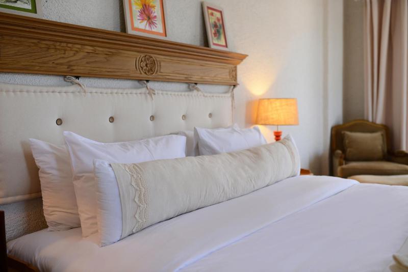 Deluxe Suite Sea View with Jacuzzi image 3