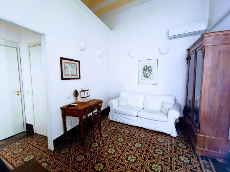 Double Room image 4