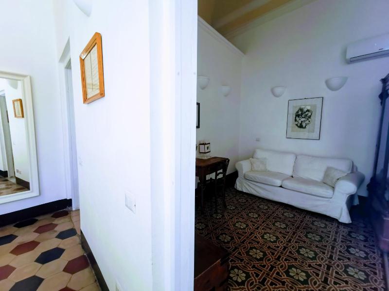 Double Room image 3
