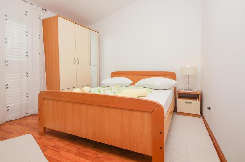 One-Bedroom Apartment with Terrace and Sea View image 2