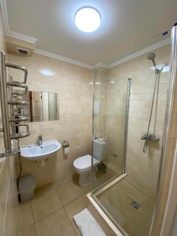 Double Room with Extra Bed image 1