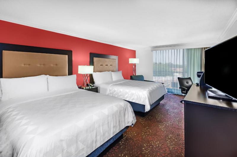 Double Room with Two Double Beds - Pool View - Non-Smoking image 2