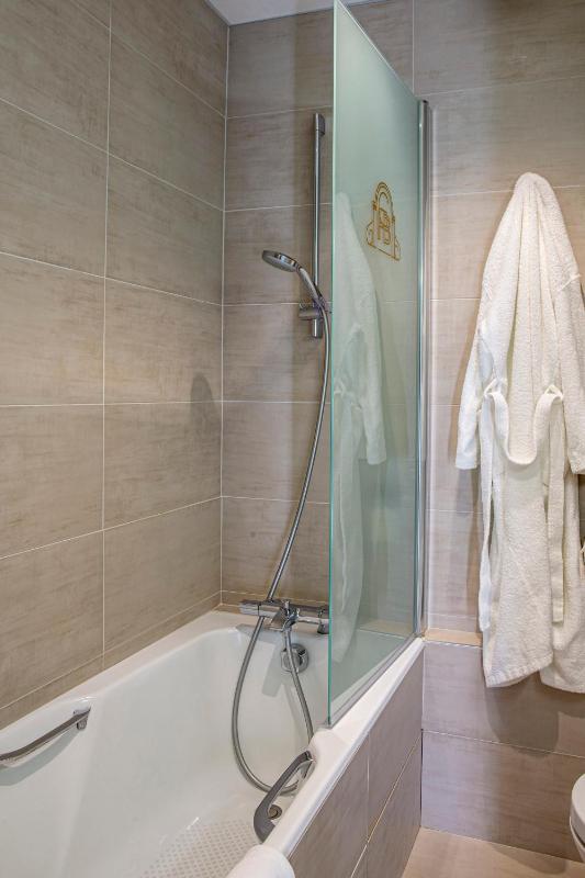 Superior Double or Twin Room image 3