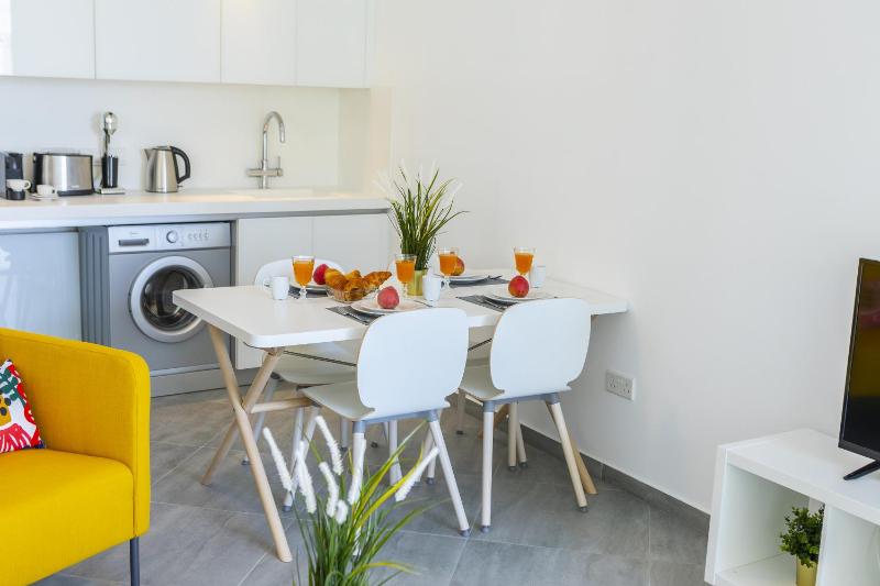 Deluxe Apartment image 1