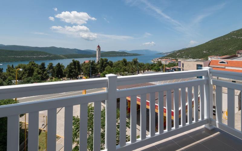 Twin Room with Sea View image 3