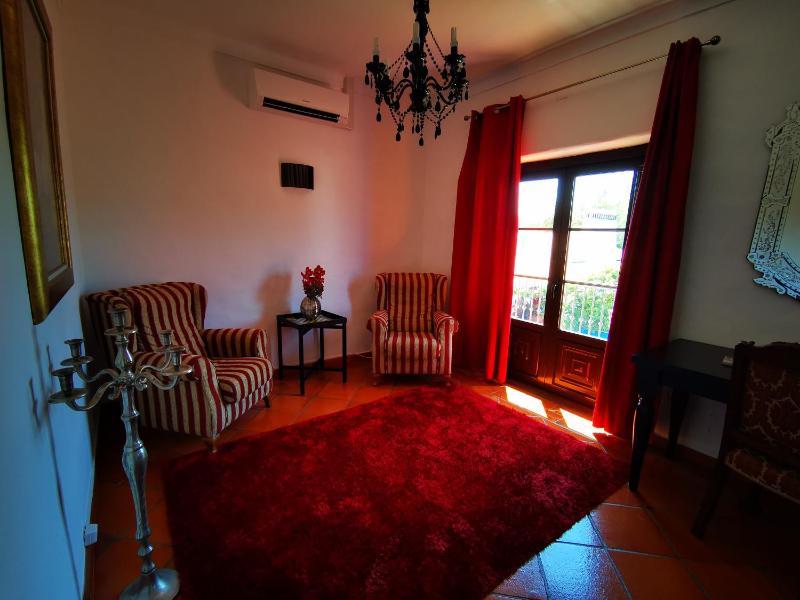 Twin Room image 2