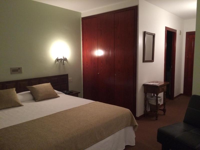 Quadruple Room (2 Adults + 2 Children) image 3