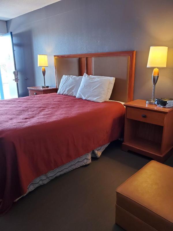 King Room image 2