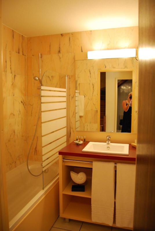 Small Duplex House with Air conditioning  (4-6 Adults) image 3