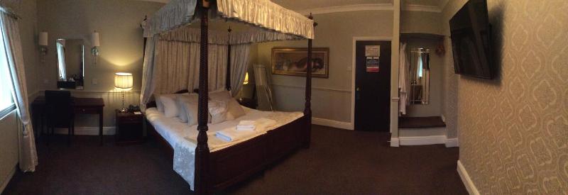Luxury Double Room image 3