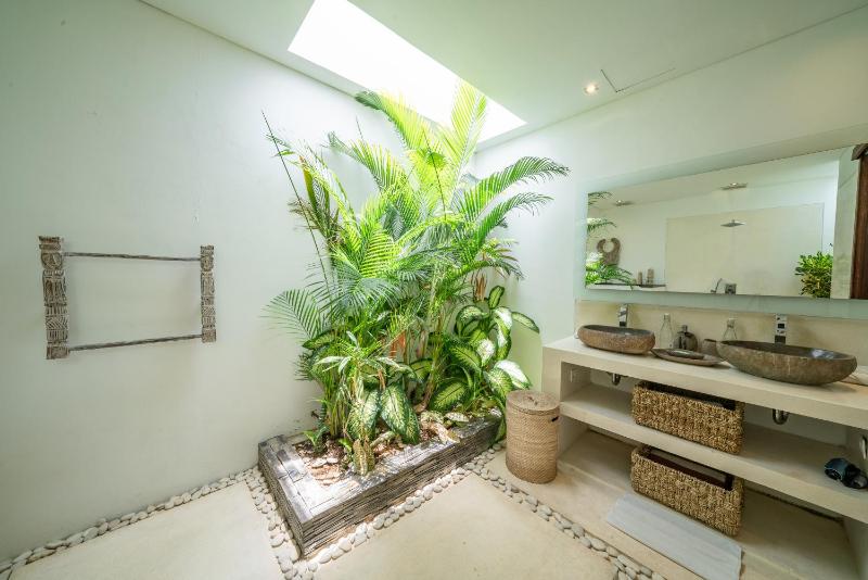 Villa Bima - 3 Bedroom Villa in Seminyak - image 2