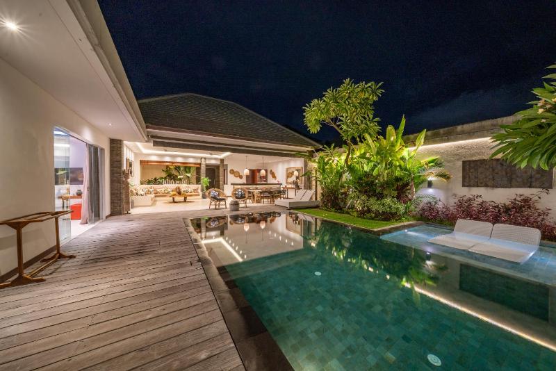 Villa Bima - 3 Bedroom Villa in Seminyak - image 1