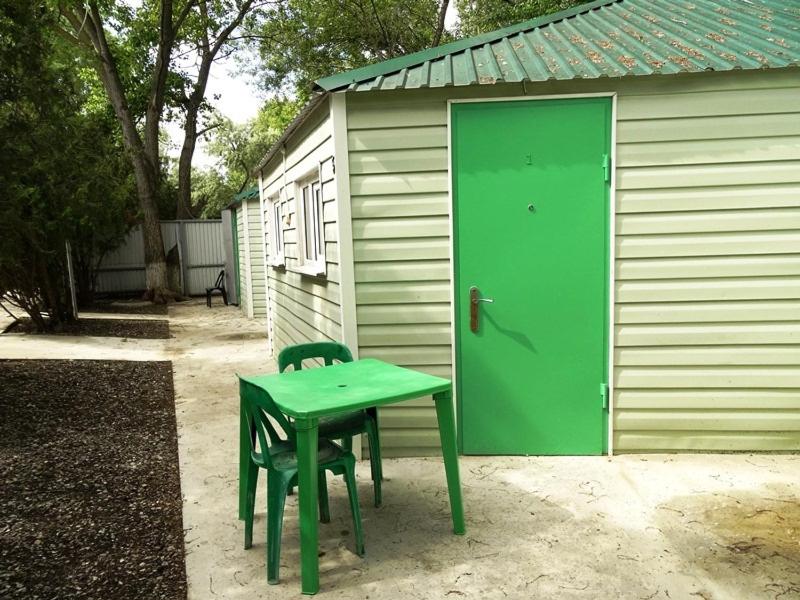 One-Bedroom Bungalow image 2