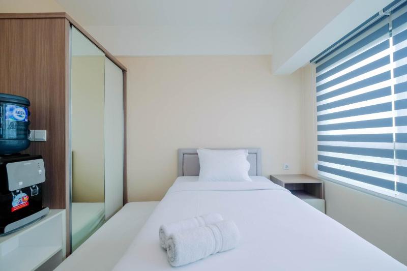 Wonderful Studio The Springlake Summarecon Apartment By Travelio - image 2