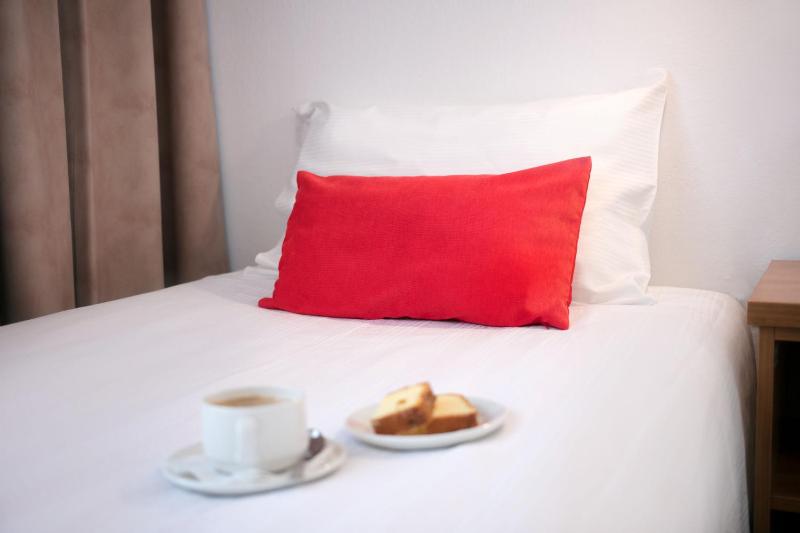 Standard Plus Triple Room image 1