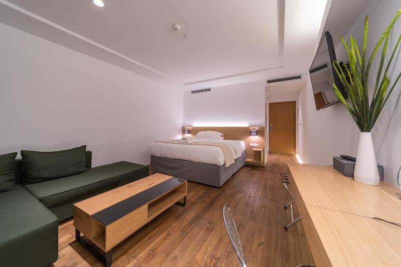 Deluxe Double Room image 1