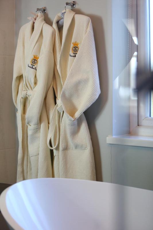 Suite image 2