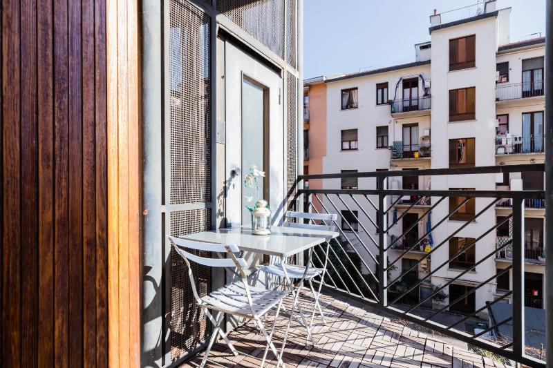 Two-Bedroom Apartment with Balcony - Via B. Marcello 22 image 4