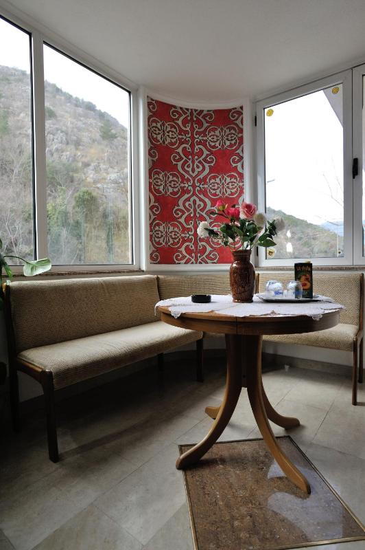 Twin Room with Balcony image 2