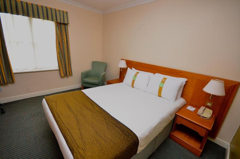 Standard Room image 4