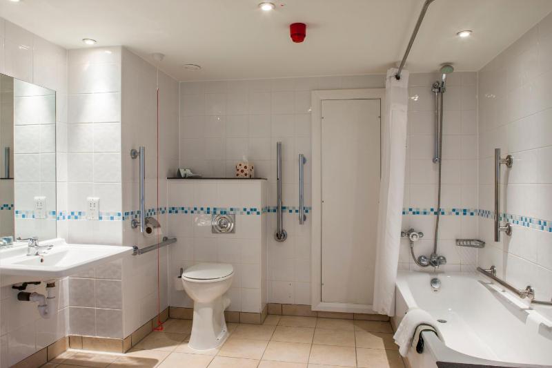 Standard Double Room - Disability Access image 3