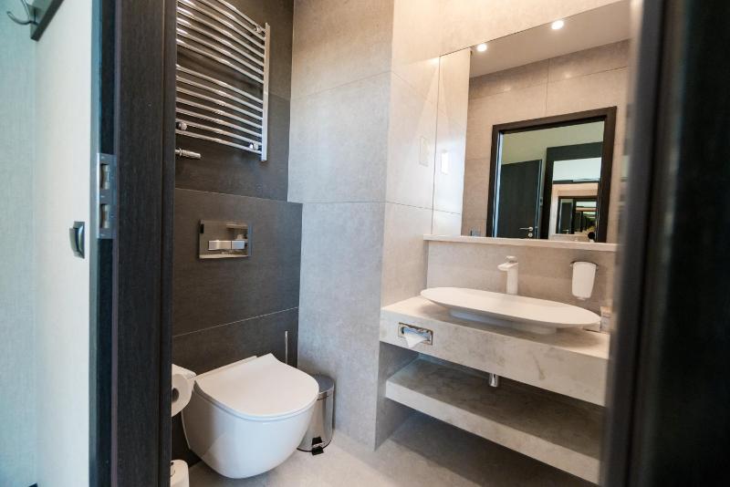 Executive King Suite image 2