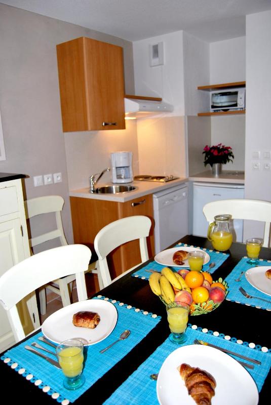 Apartment (4 Adults) image 1