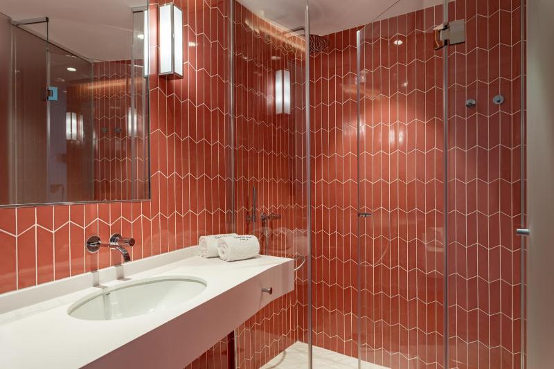 Superior Double Room with Gran Via view image 2