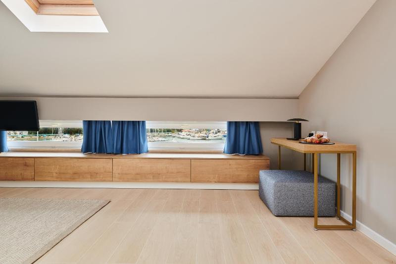 Quadruple Room image 1