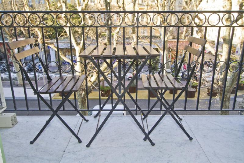 One-Bedroom Apartment image 1