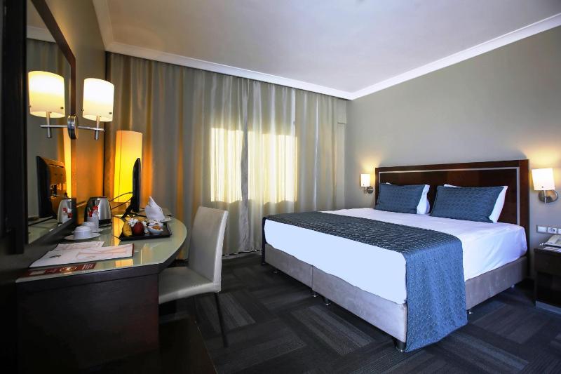 Deluxe Room image 1