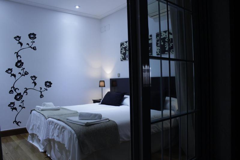 New Point Madrid Apartments - image 5