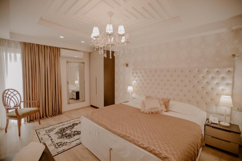 Double Room image 1