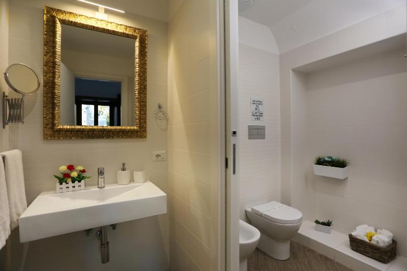 Le Suites Del Duomo House - image 12