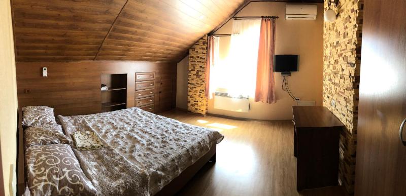 Triple Room with Private External Bathroom image 1