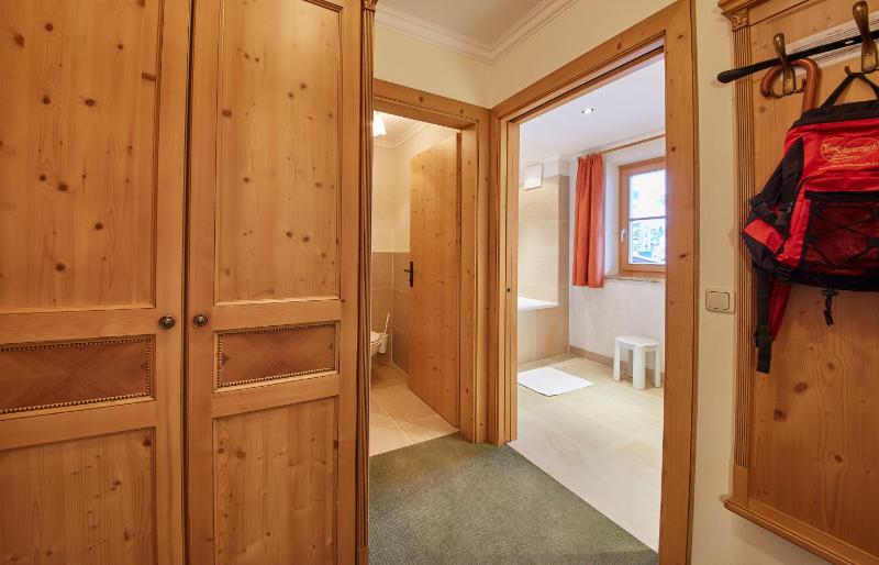 Standard Suite image 4