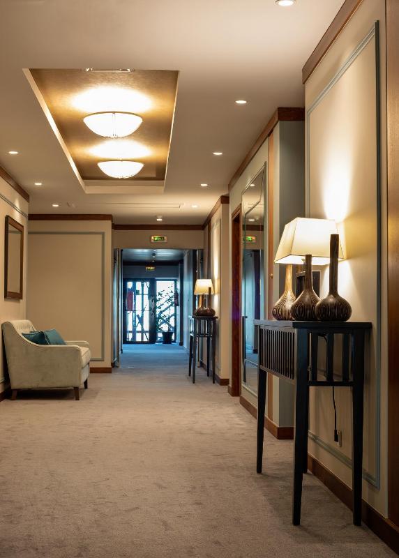 Superior Twin Room image 3