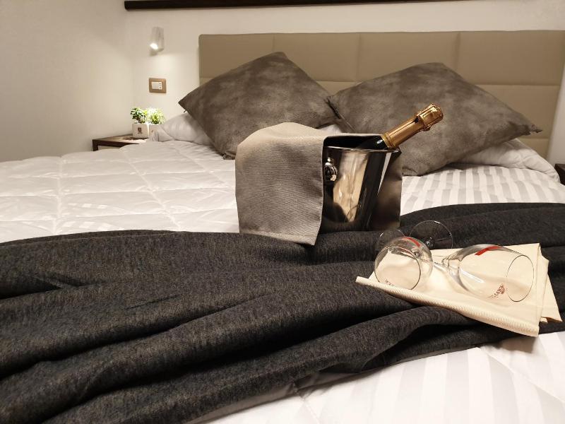 Double Room image 2