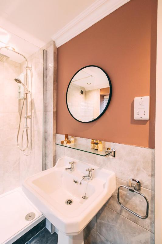 Shirley Suite - King Suite image 3