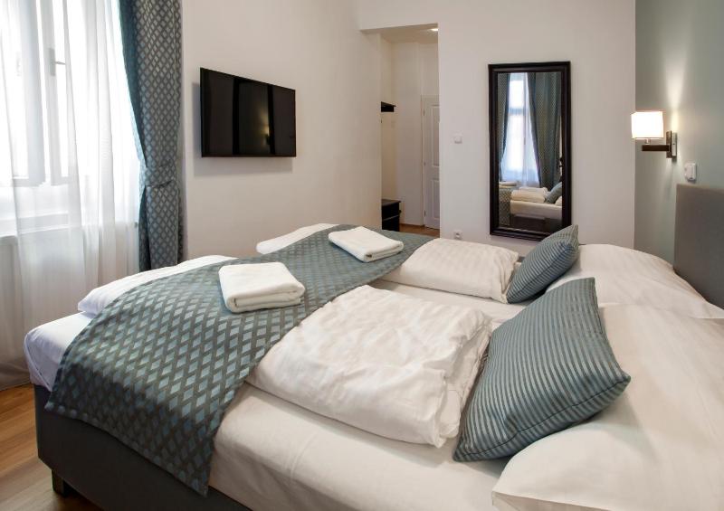 Double Room image 2