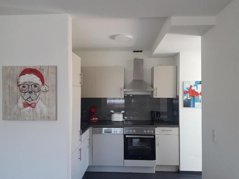 One-Bedroom Apartment image 2