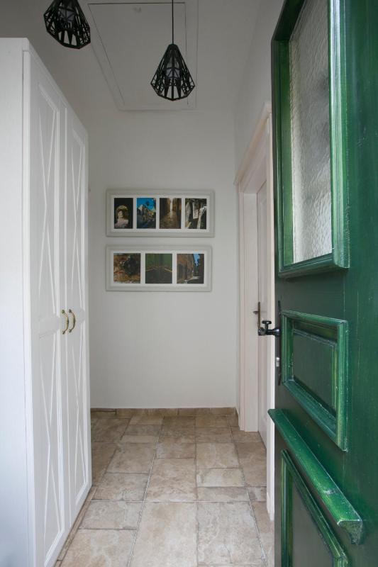 Studio Apartment image 4