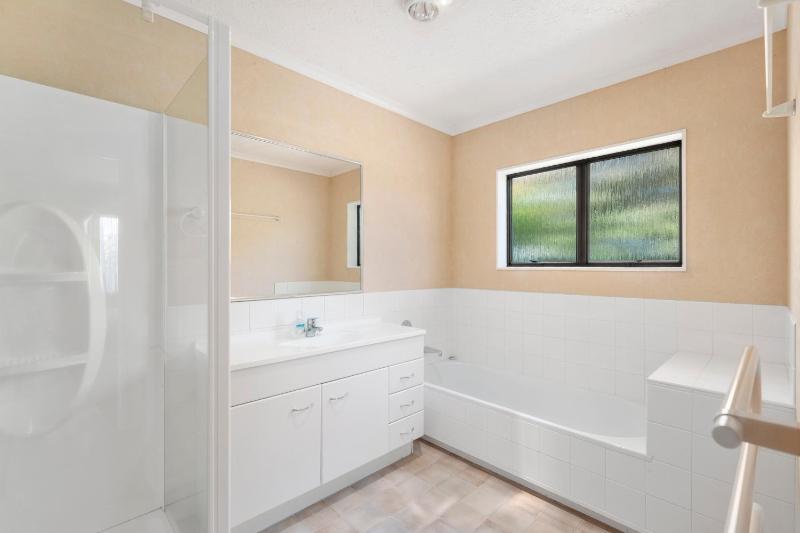 Lake Vista at Two Mile Bay- Taupo Central Home - image 18