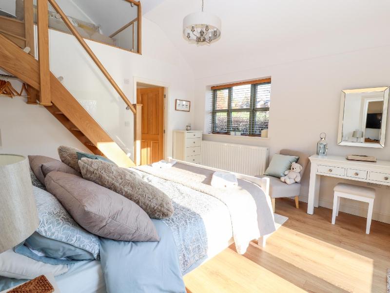 Well View Cottage - image 17
