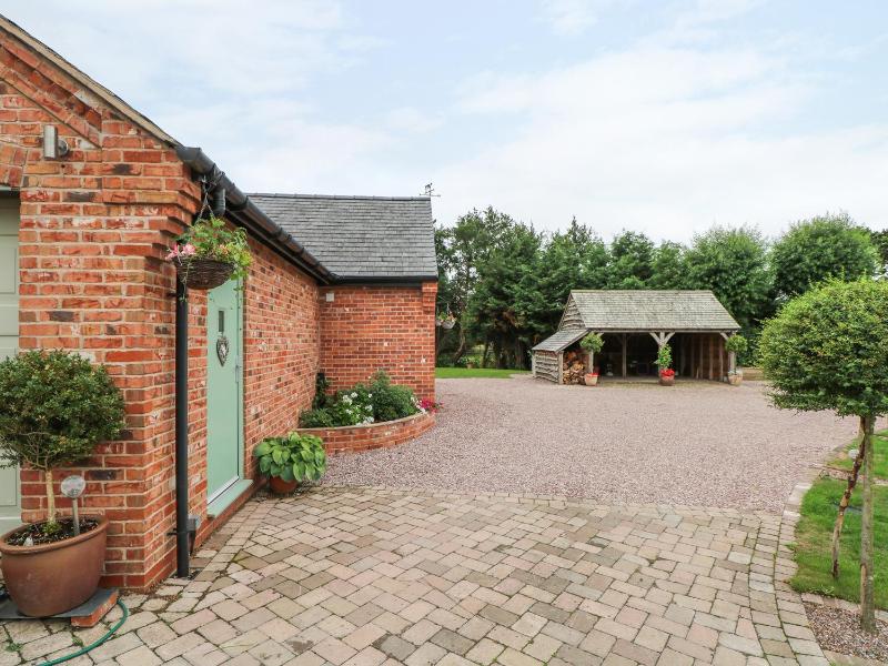 Well View Cottage - image 24