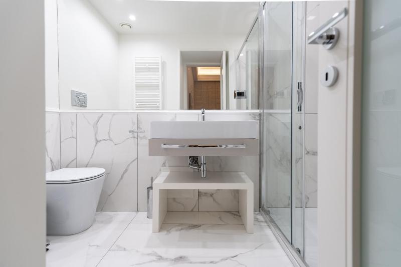 Deluxe Double Room image 2